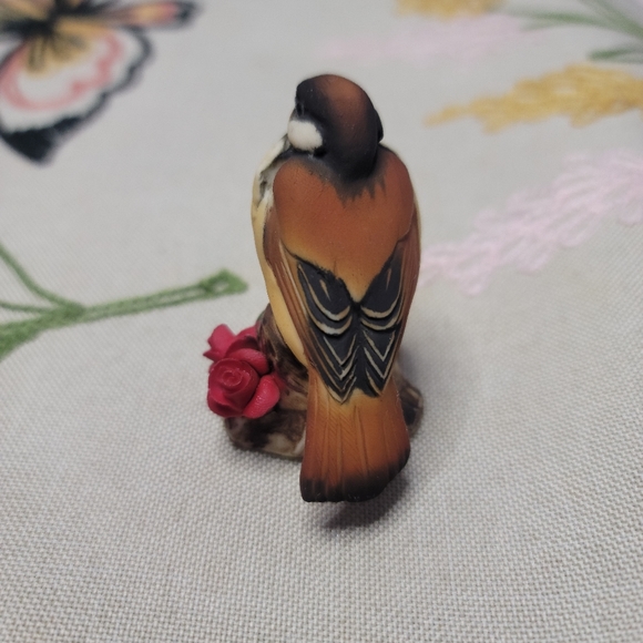 The House of Global Art of Italy Miniature Capodimonte Bird - Picture 5 of 5